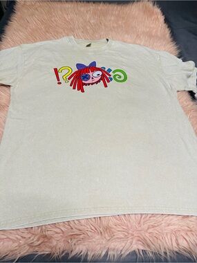 Cream Short-Sleeve Tee with Cartoon Graphic Ragatha The Amazing Digital Circus